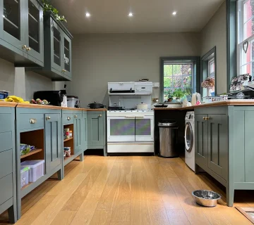 Kitchen Replace vs Kitchen Respray